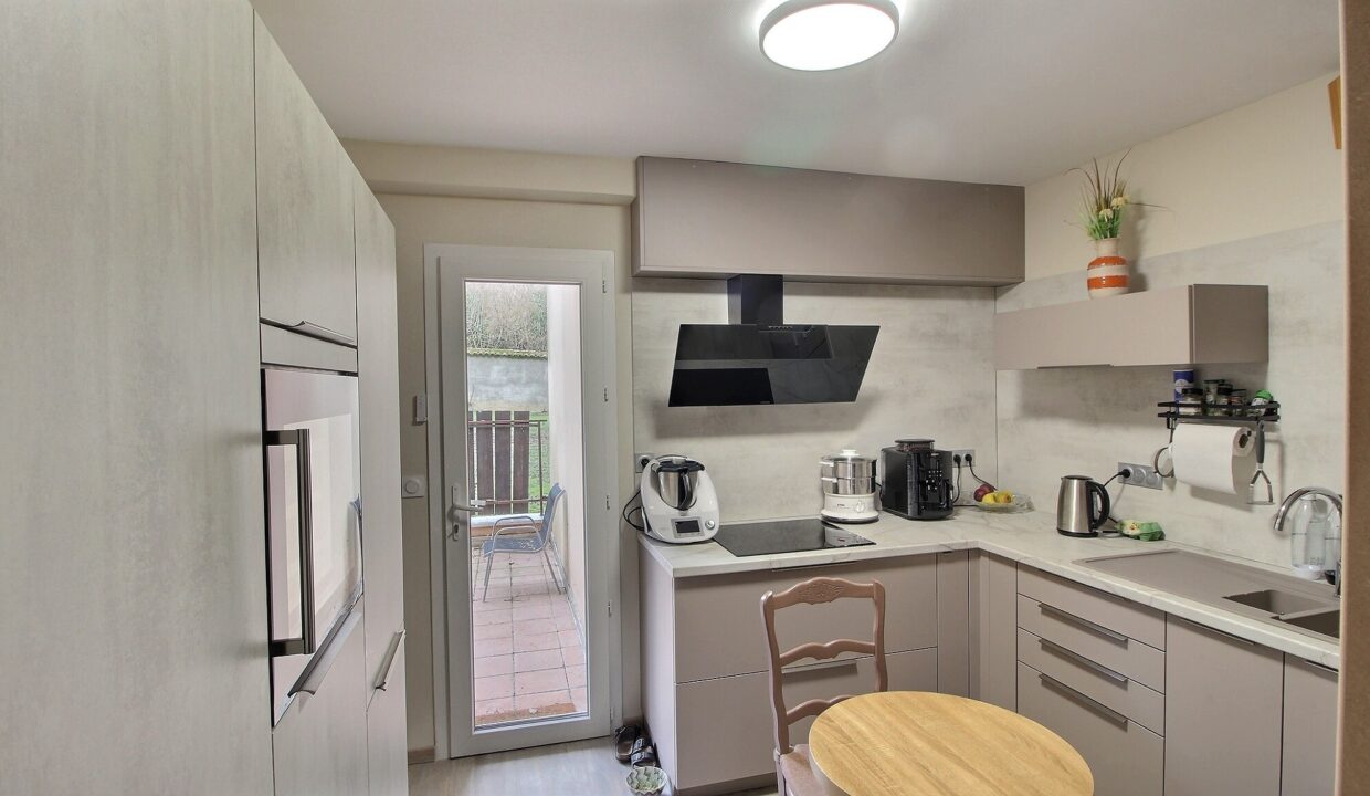 {"discarded_img":0,"scene":2}