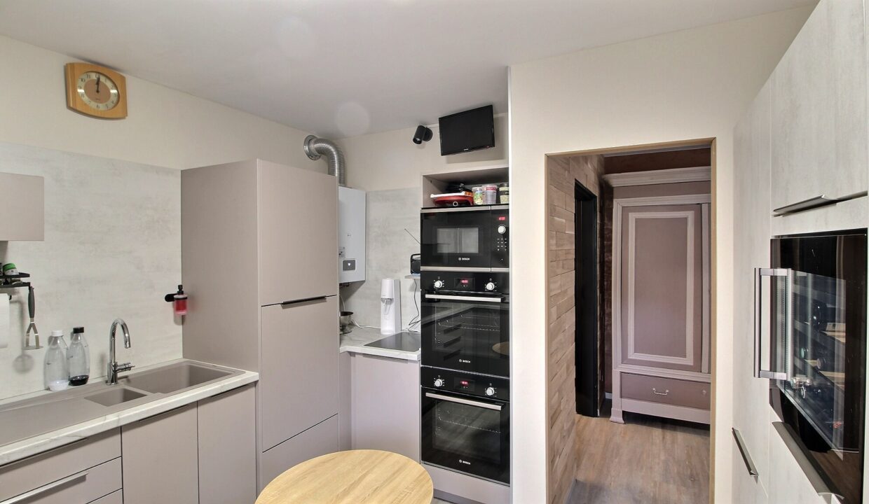 {"discarded_img":0,"scene":2}