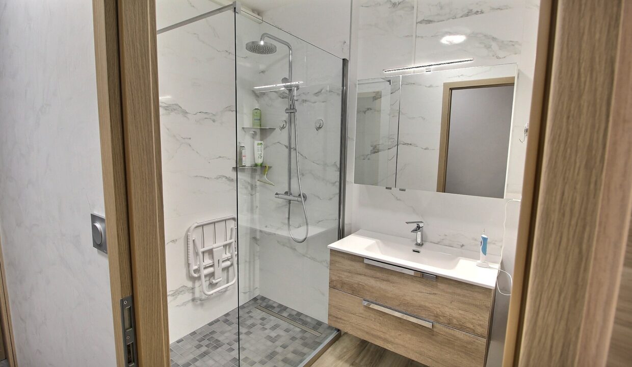 {"discarded_img":0,"scene":2}