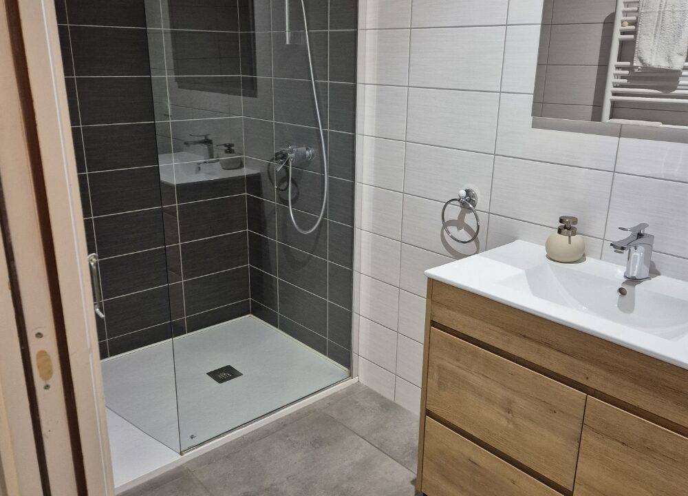 100147982_20251222_103542